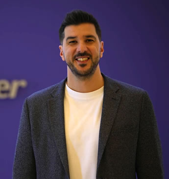 Pfizer T�rkiye�den Uluslararas� Organizasyona Atama:Ayta� Ye�in, Pfizer Uluslararas� Ticari Ofis Uzmanl�k Kategorisi b�nyesinde Hastane Portf�y� ve Operasyonlar Lideri oldu.